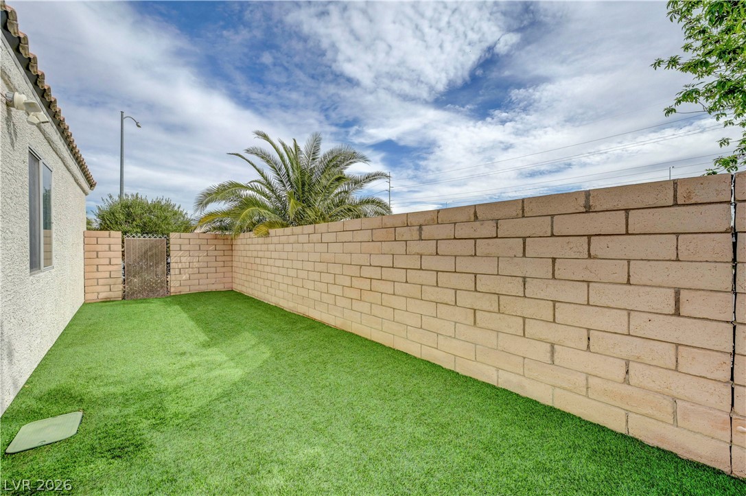 609 Moontide Court Property Photo 27