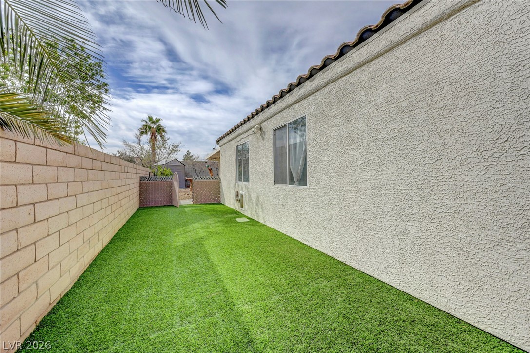 609 Moontide Court Property Photo 28