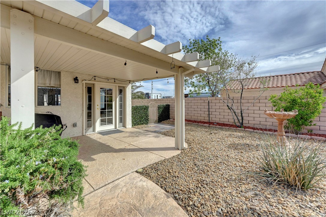 609 Moontide Court Property Photo 33