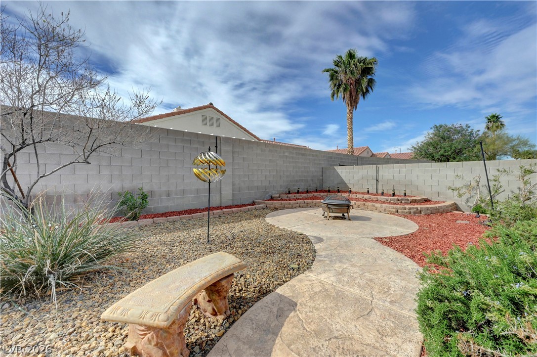 609 Moontide Court Property Photo 34
