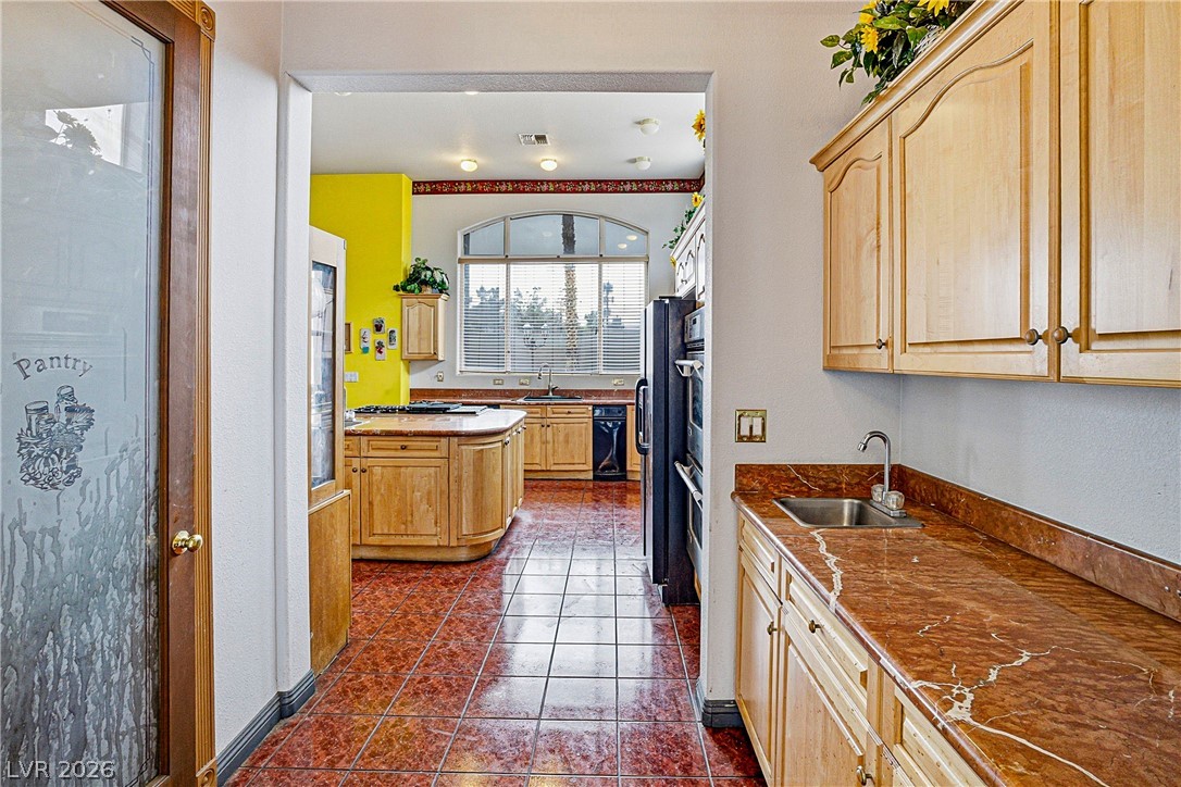 3215 Cliff Sieler Court Property Photo 18