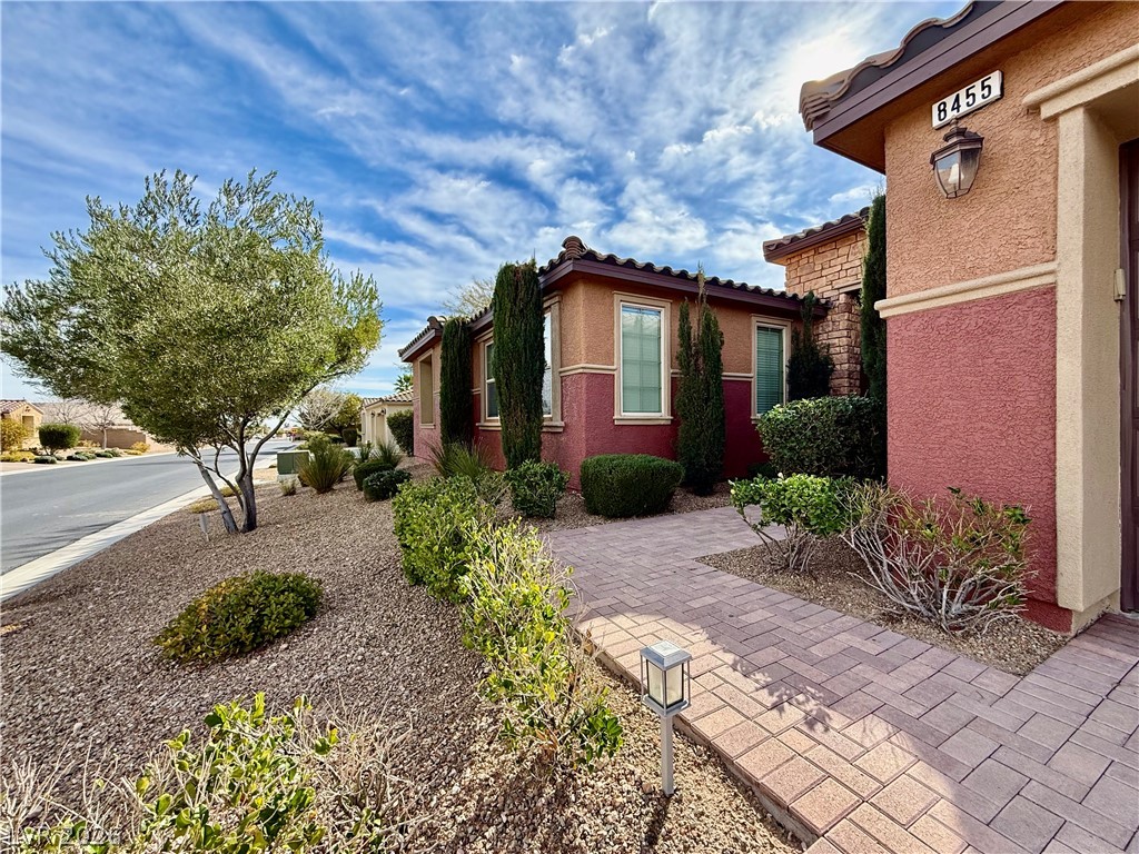 8455 Creekstone Court Property Photo 6
