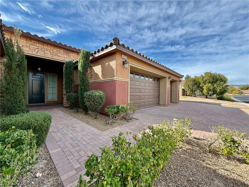 8455 Creekstone Court Property Photo 7