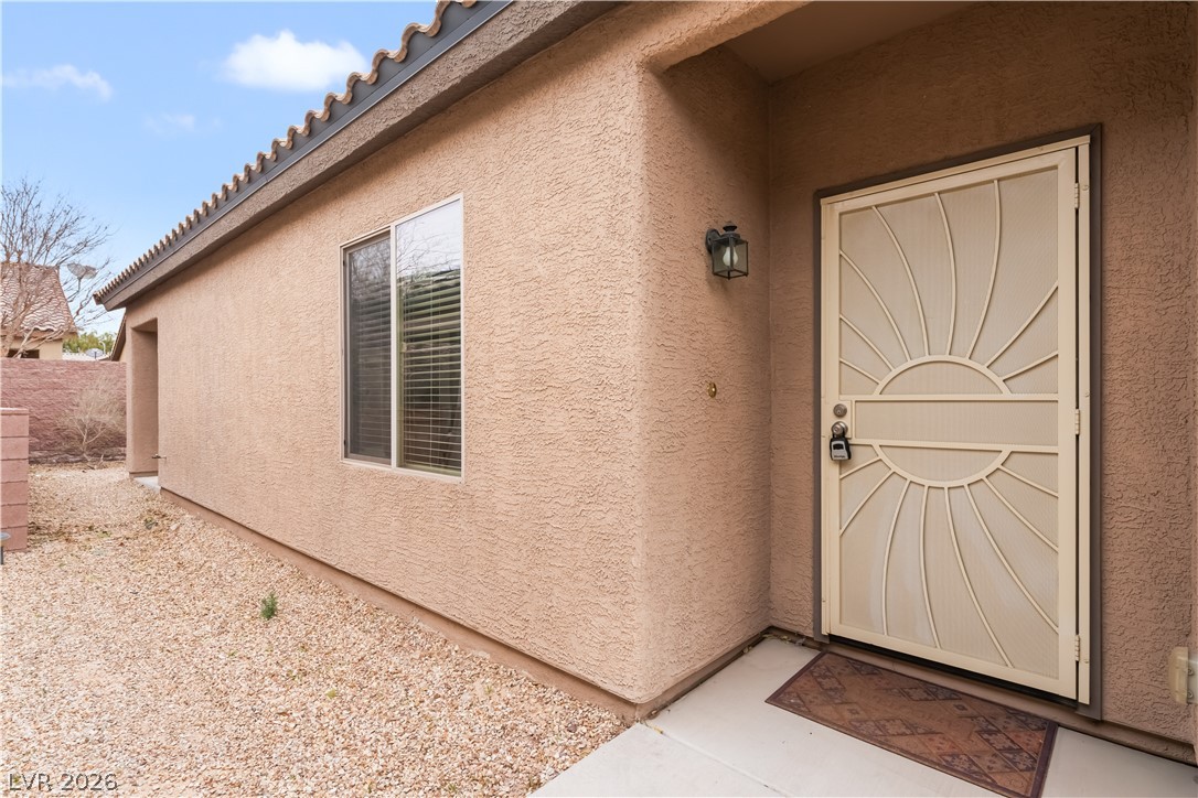 6072 Corbin Avenue Property Photo 4