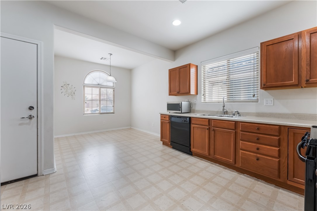6072 Corbin Avenue Property Photo 10