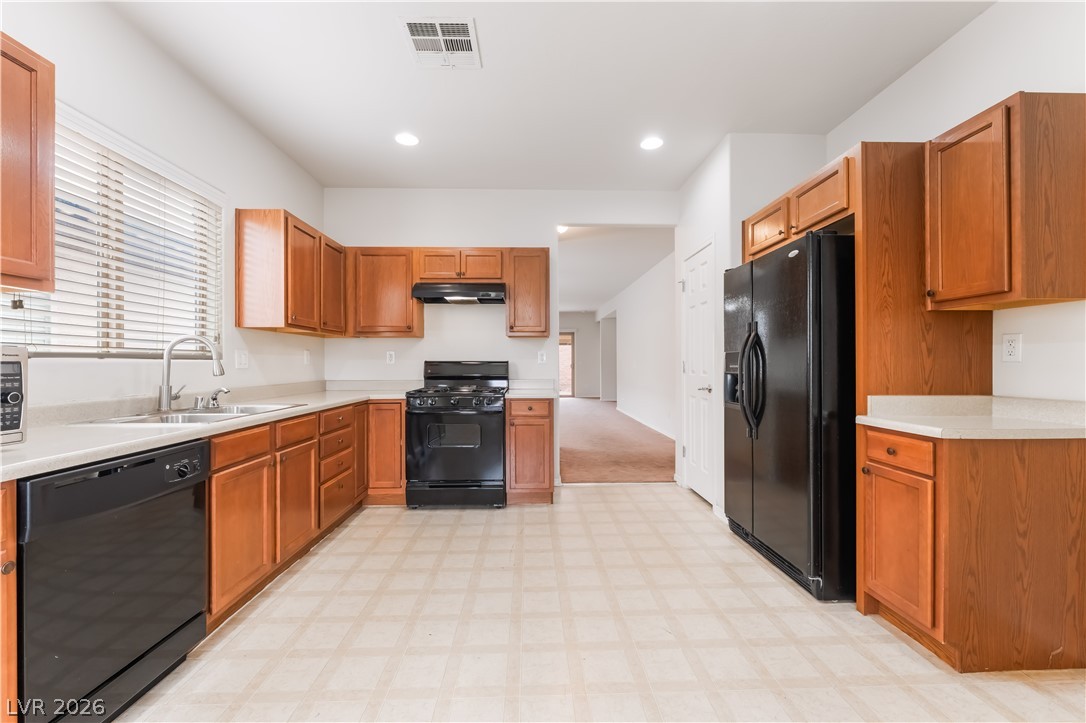6072 Corbin Avenue Property Photo 12