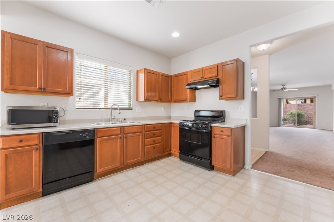 6072 Corbin Avenue Property Photo 13