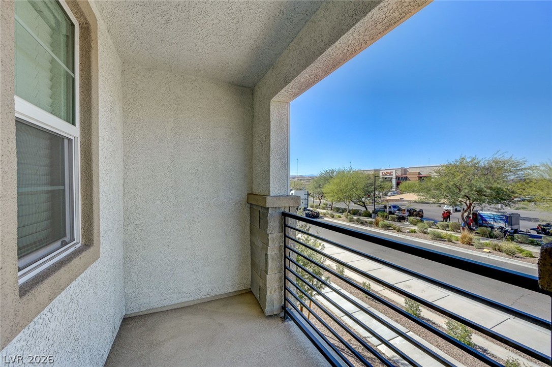 909 Kyanite Lane Property Photo 3