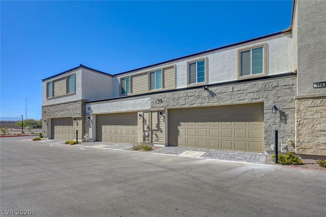 909 Kyanite Lane Property Photo 41