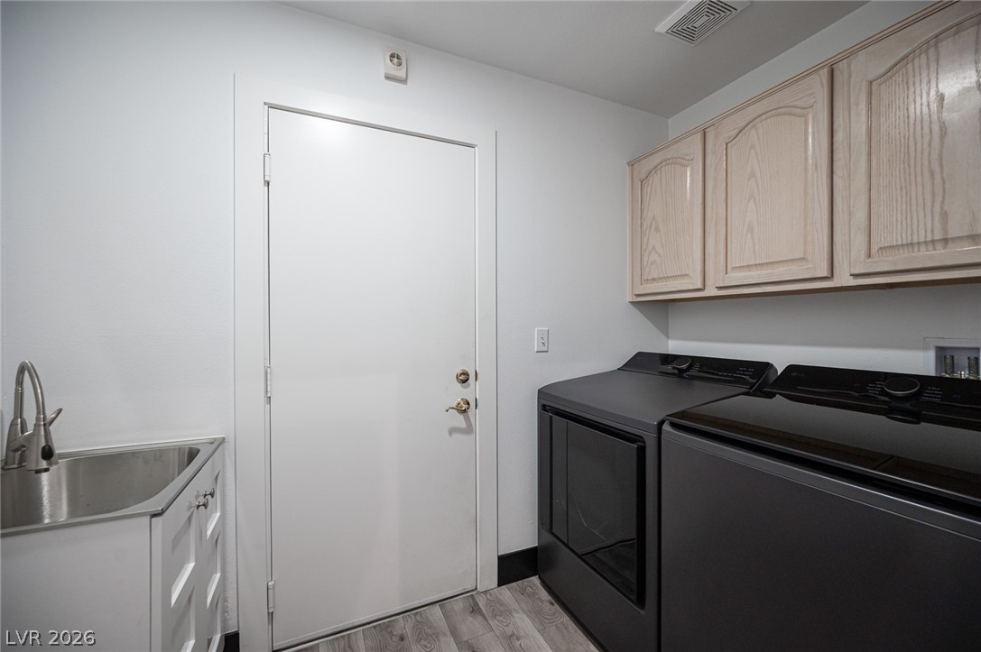 8020 Divernon Avenue Property Photo 22