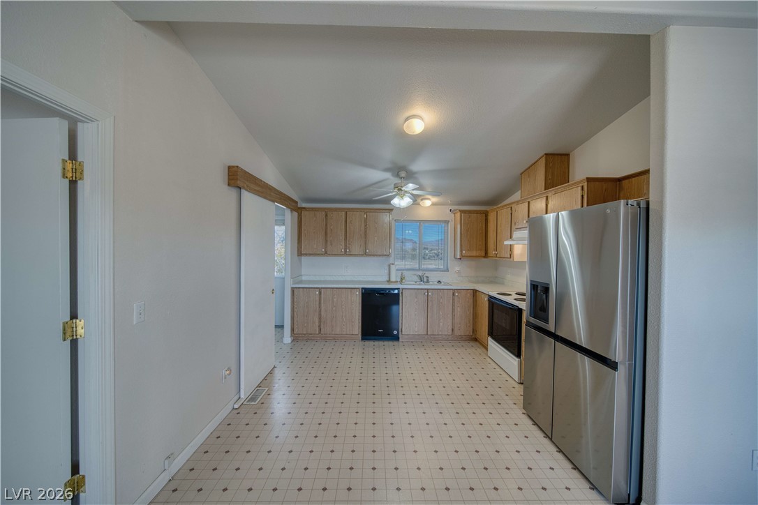3920 Effinger Street Property Photo 11