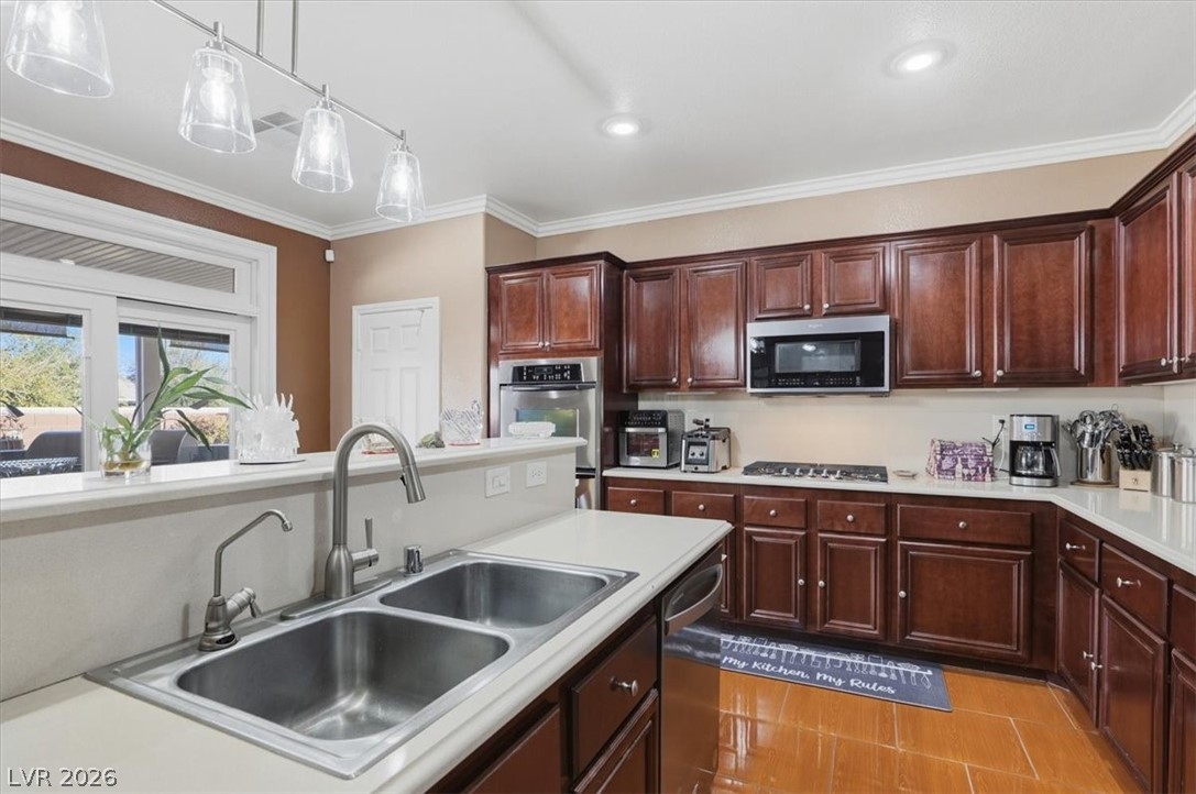 6120 Silken Saddle Street Property Photo 8