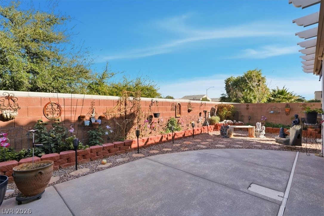 6120 Silken Saddle Street Property Photo 39