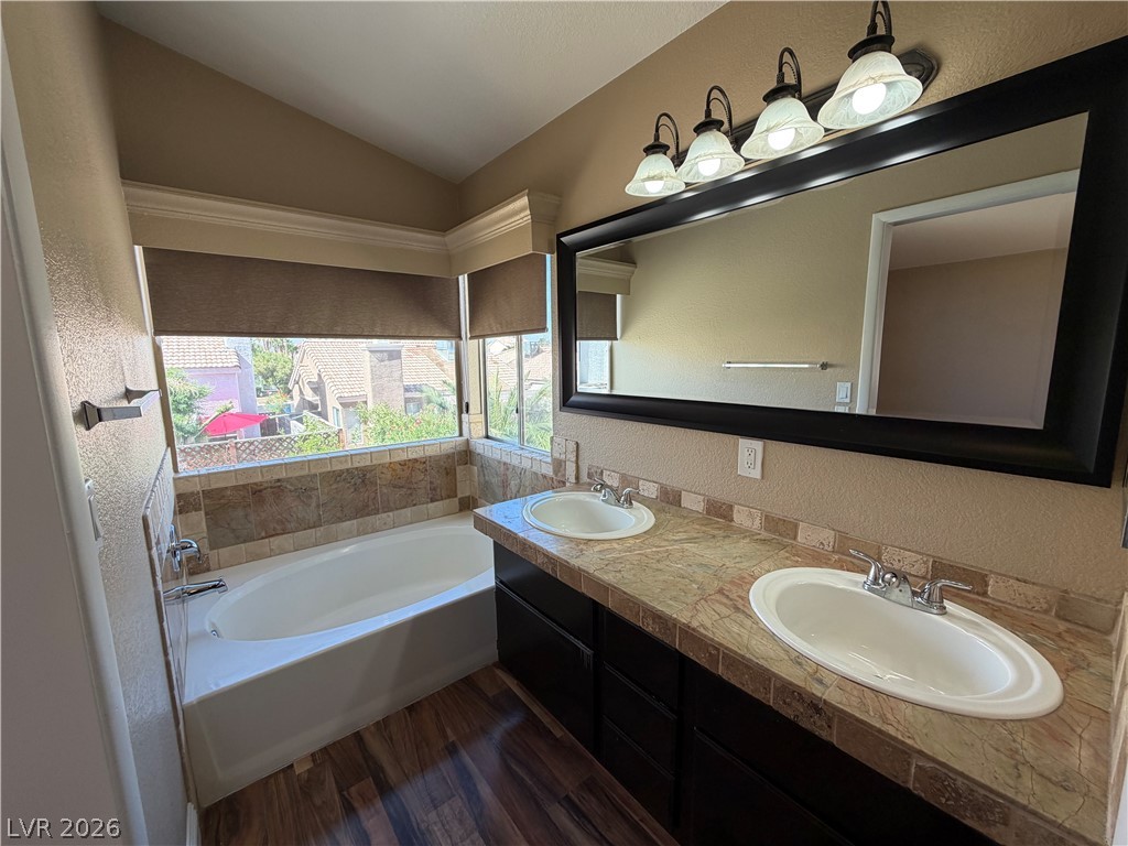 1685 Autumn Rust Drive Property Photo 14