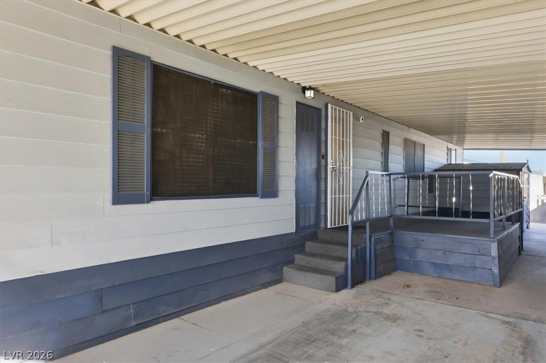 4570 Royal Ridge Avenue Property Photo 5