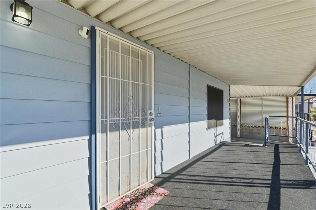 4570 Royal Ridge Avenue Property Photo 11