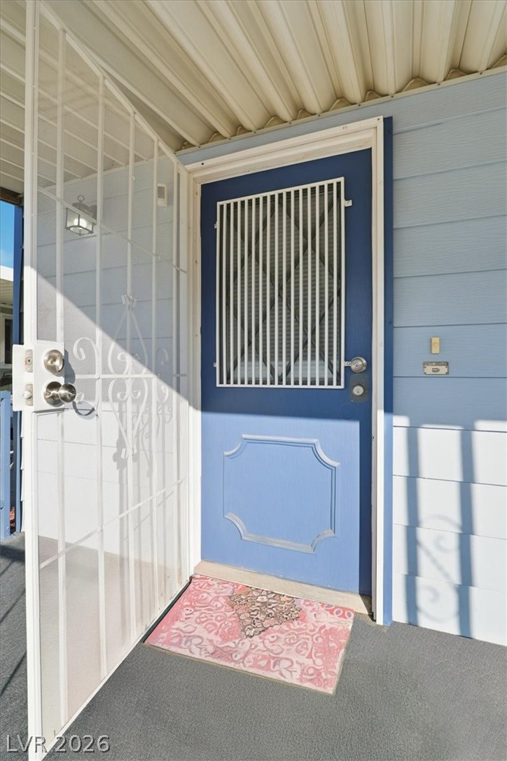4570 Royal Ridge Avenue Property Photo 12
