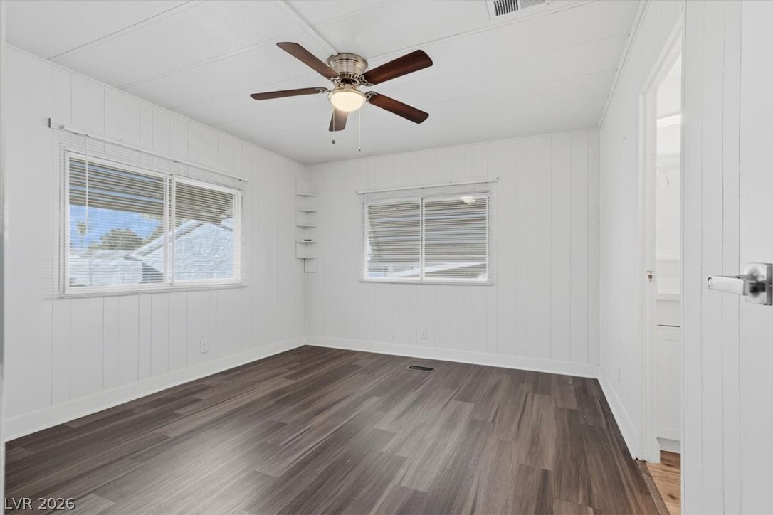 4570 Royal Ridge Avenue Property Photo 23