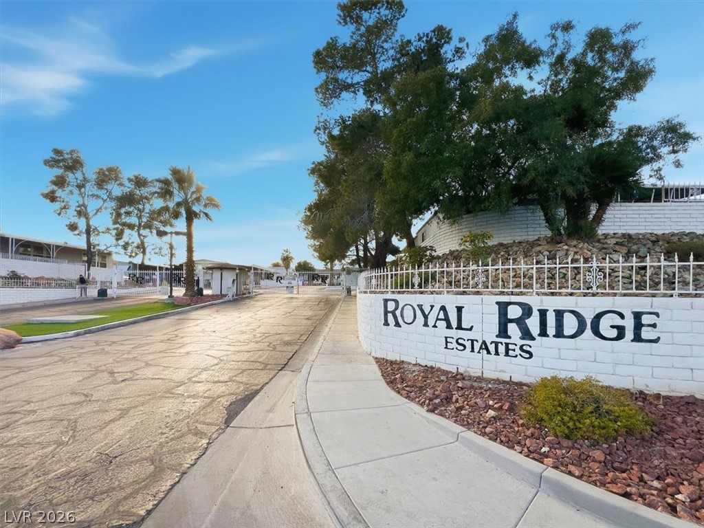 4570 Royal Ridge Avenue Property Photo 28