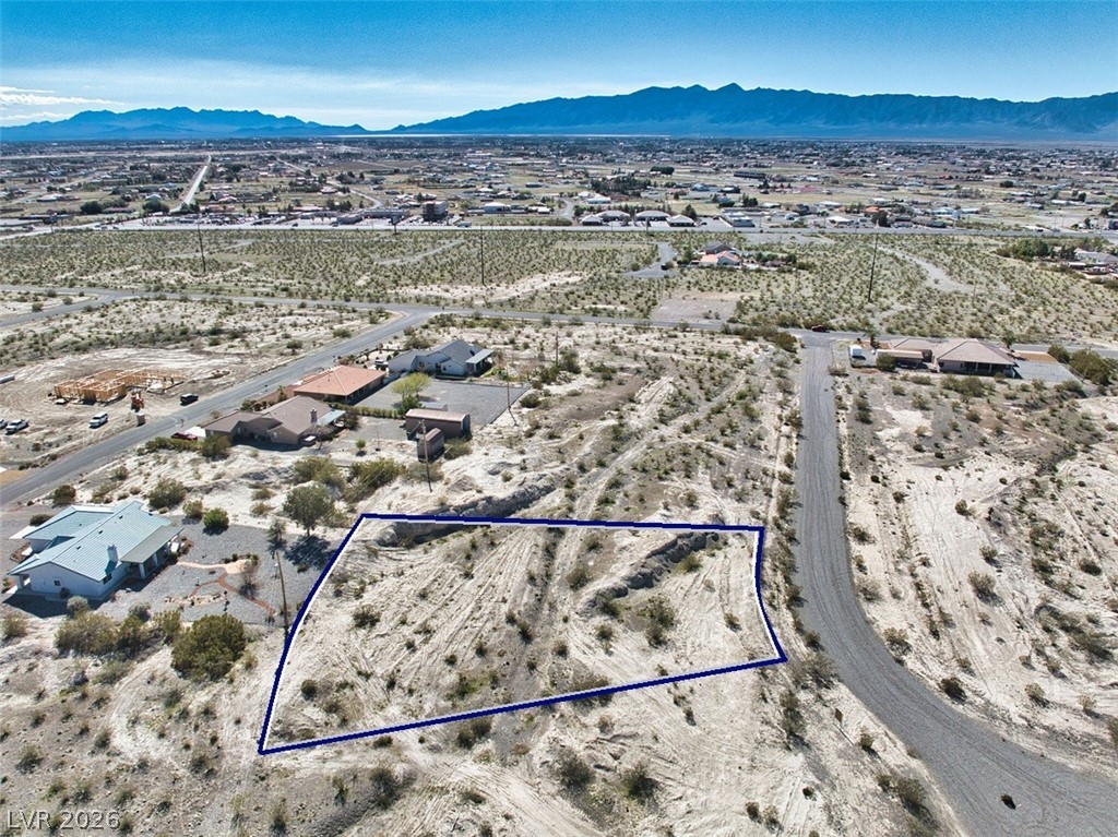 2081 Nemana Lane Property Photo 4