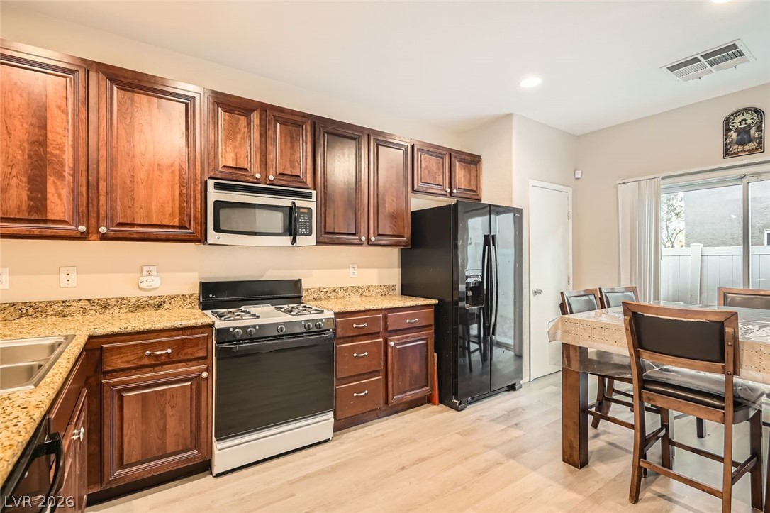 3411 Holly Avenue Property Photo 4