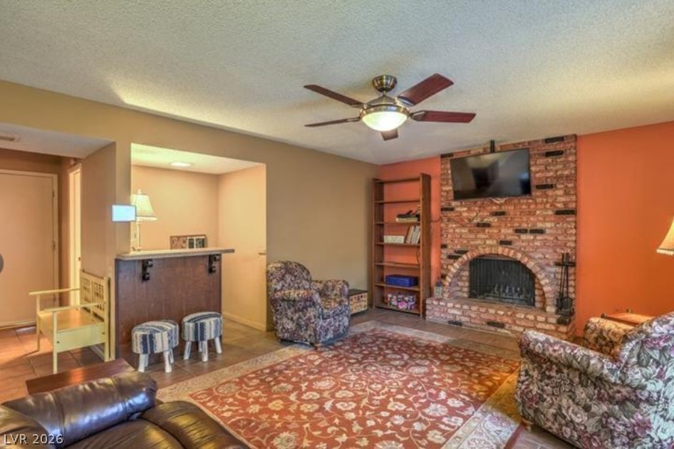 4370 Flandes Street Property Photo 10