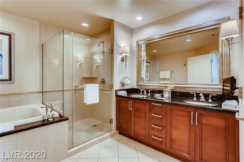 135 East Harmon Avenue 618 Property Photo 6