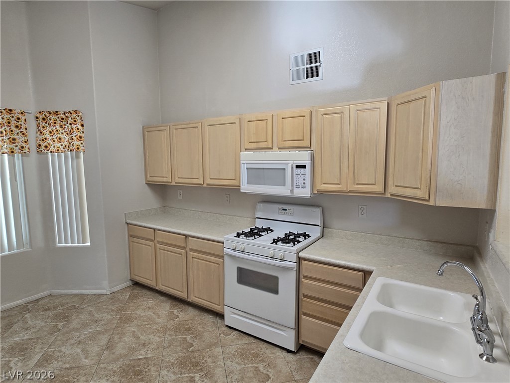 3924 Quiet Pine Street 202 Property Photo 6