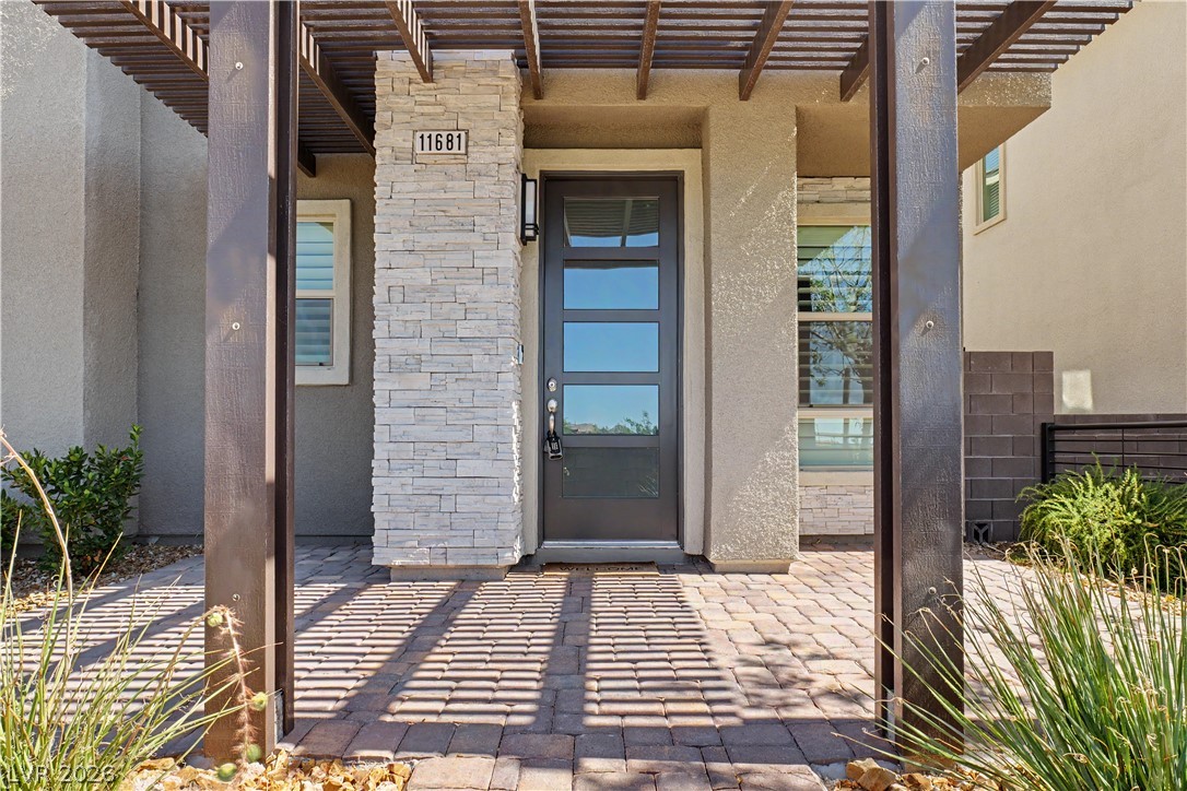 11681 Redwood Mountain Avenue Property Photo 3