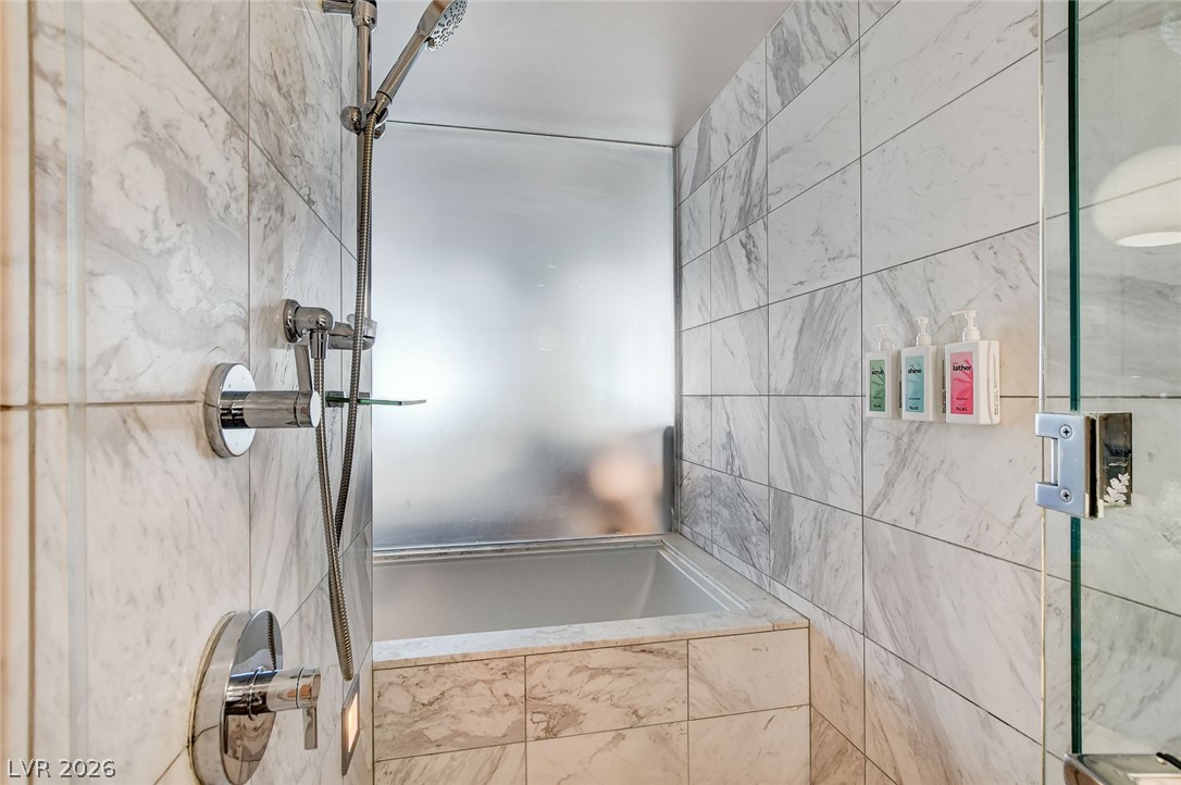 4381 West Flamingo Road 1218 Property Photo 5