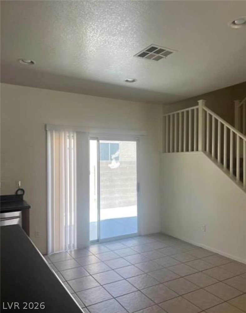 4039 Meadow Foxtail Drive Property Photo 5