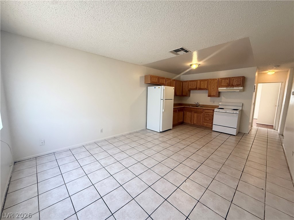 4220 Stewart Avenue 2 Property Photo 3