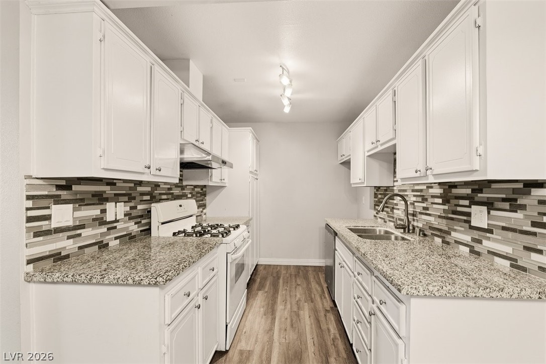 3631 Villa Knolls East Drive Property Photo 6