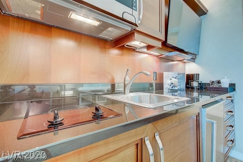 145 East Harmon Avenue 1209 Property Photo 8