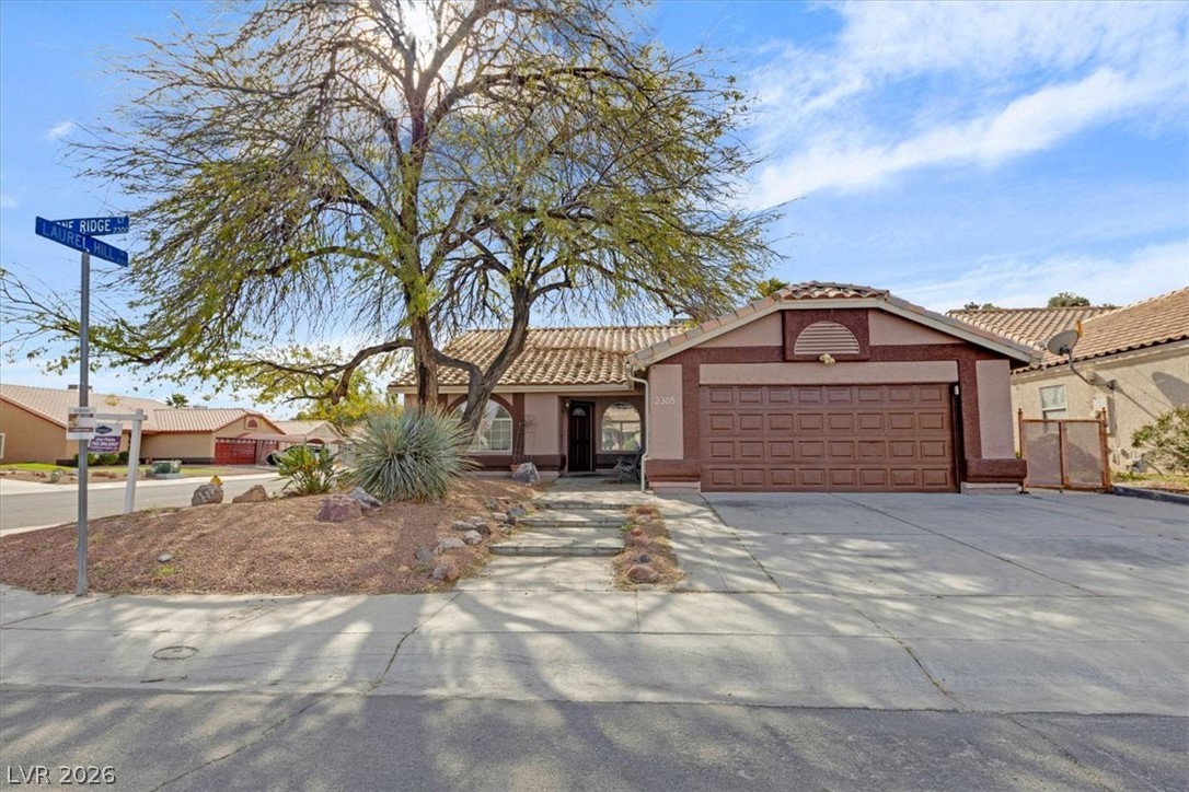 2305 Lone Ridge Court Property Photo 2