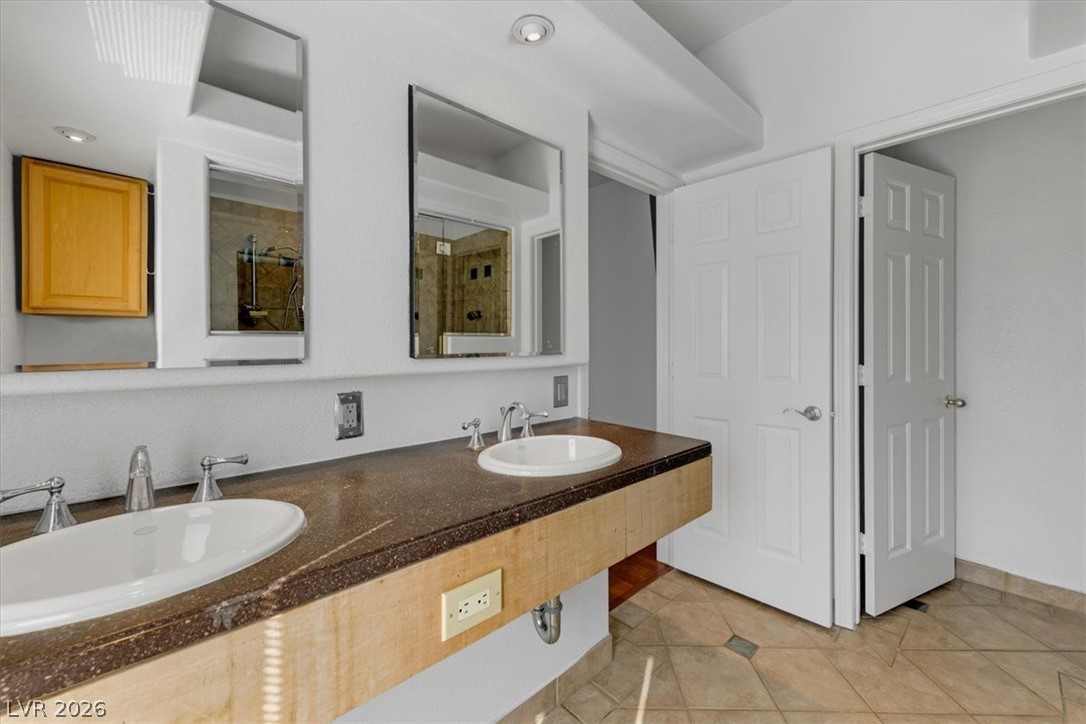 2305 Lone Ridge Court Property Photo 17