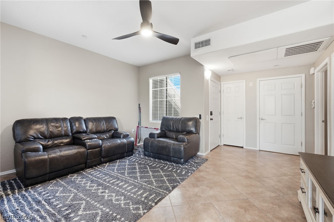 6868 Sky Pointe Drive 1073 Property Photo 6