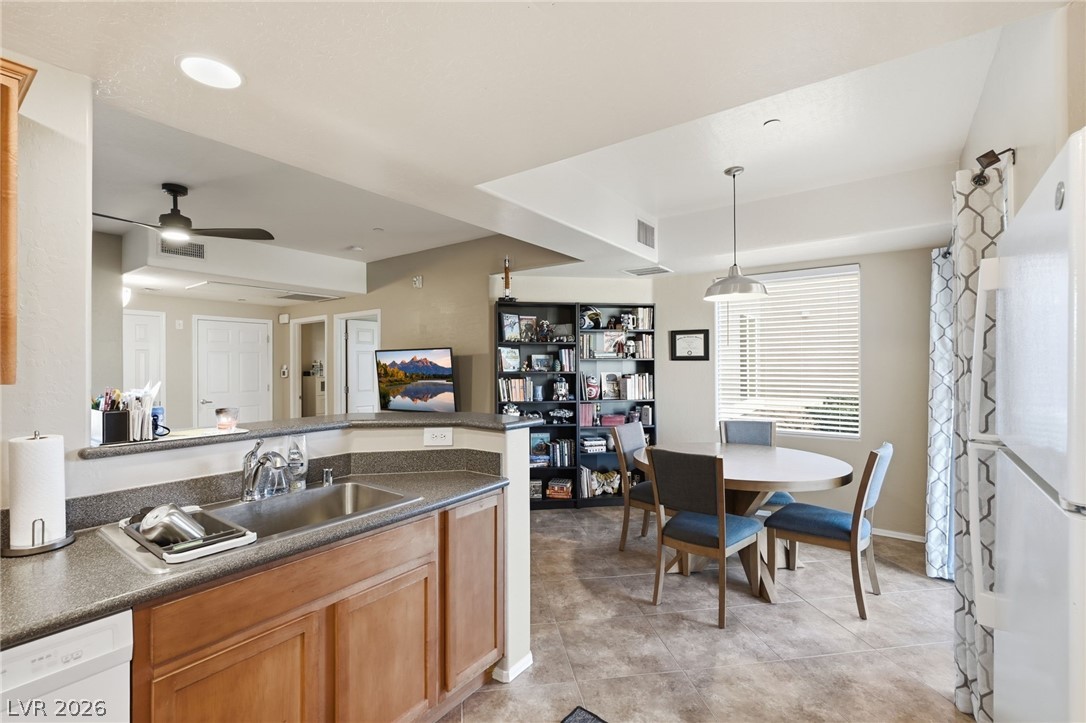 6868 Sky Pointe Drive 1073 Property Photo 12