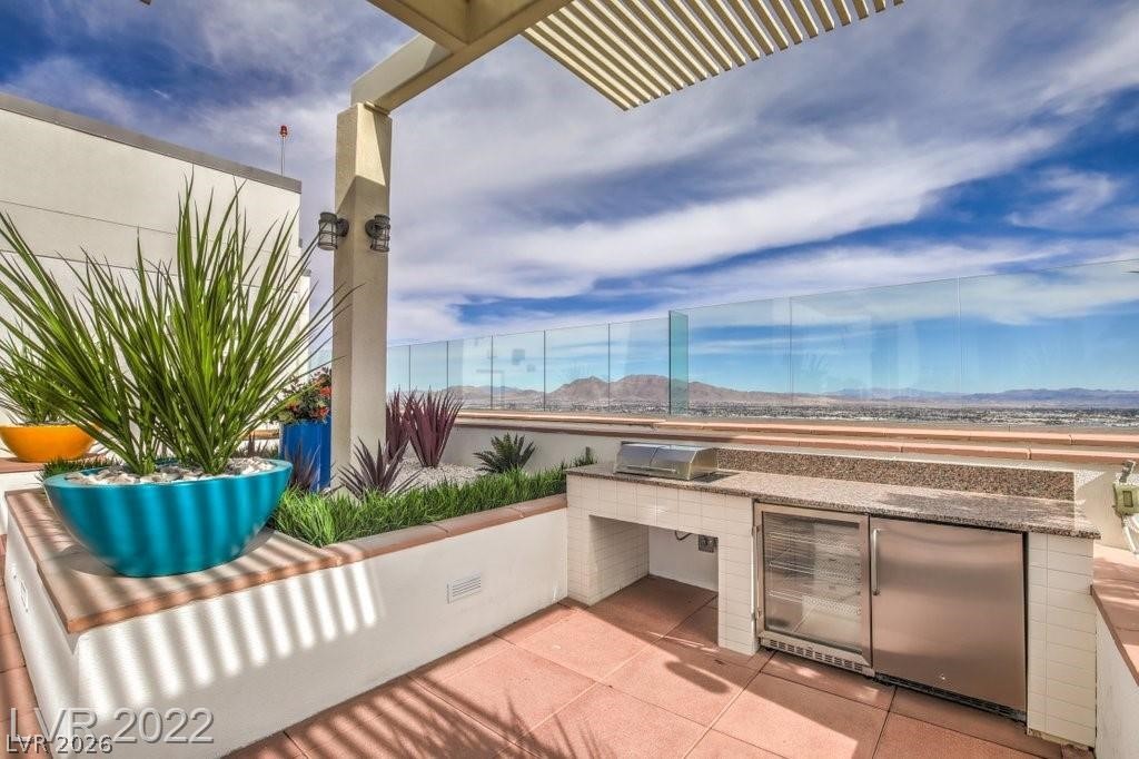 150 Las Vegas Boulevard 1018 Property Photo 28