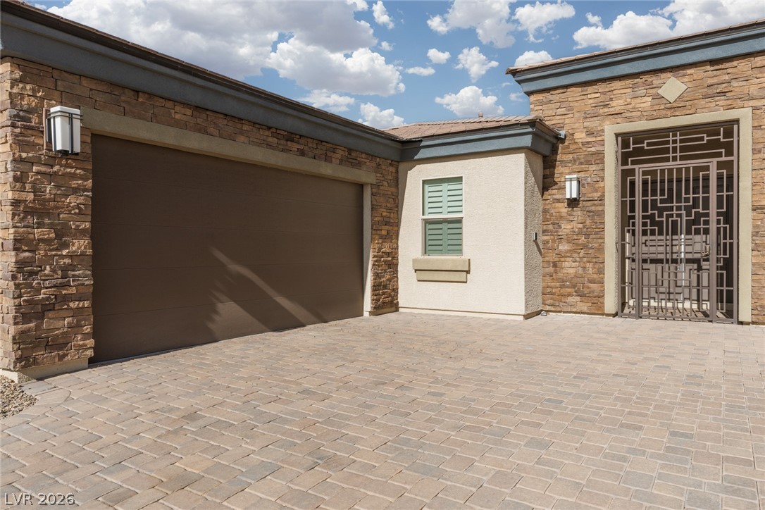10320 Mystic Ledge Court Property Photo 5