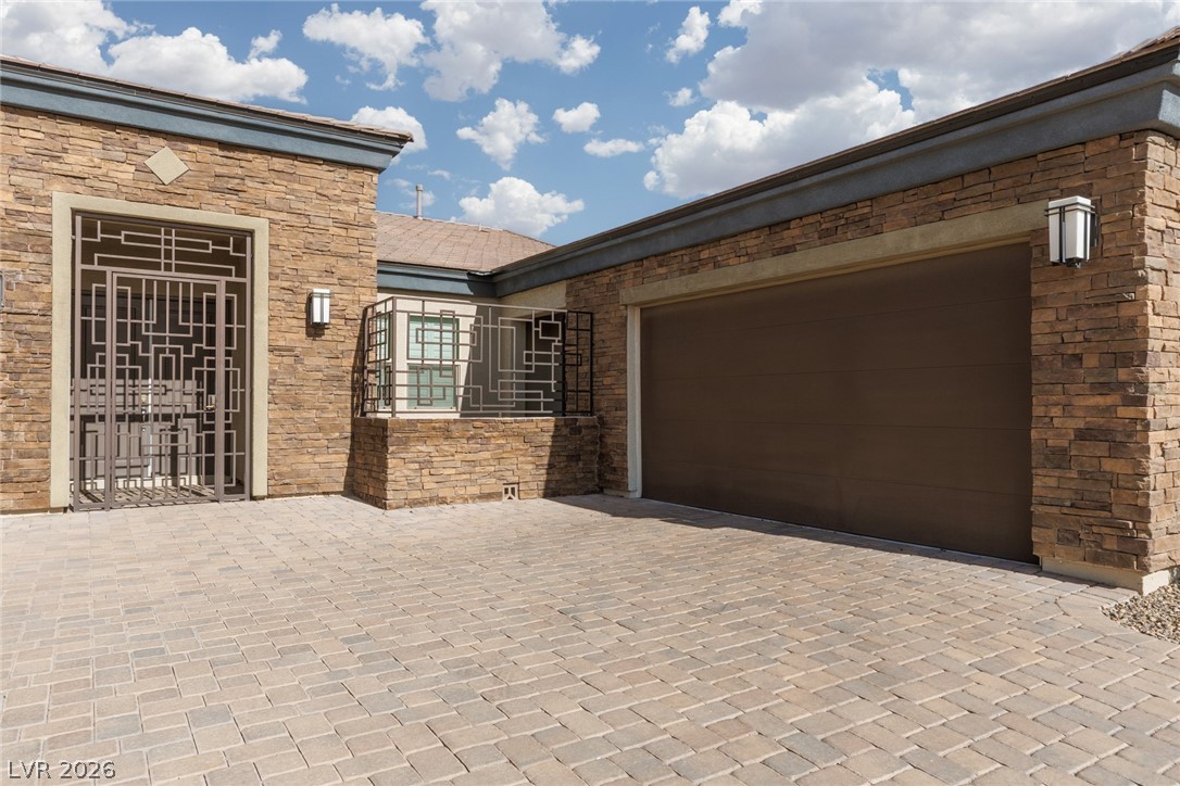 10320 Mystic Ledge Court Property Photo 6