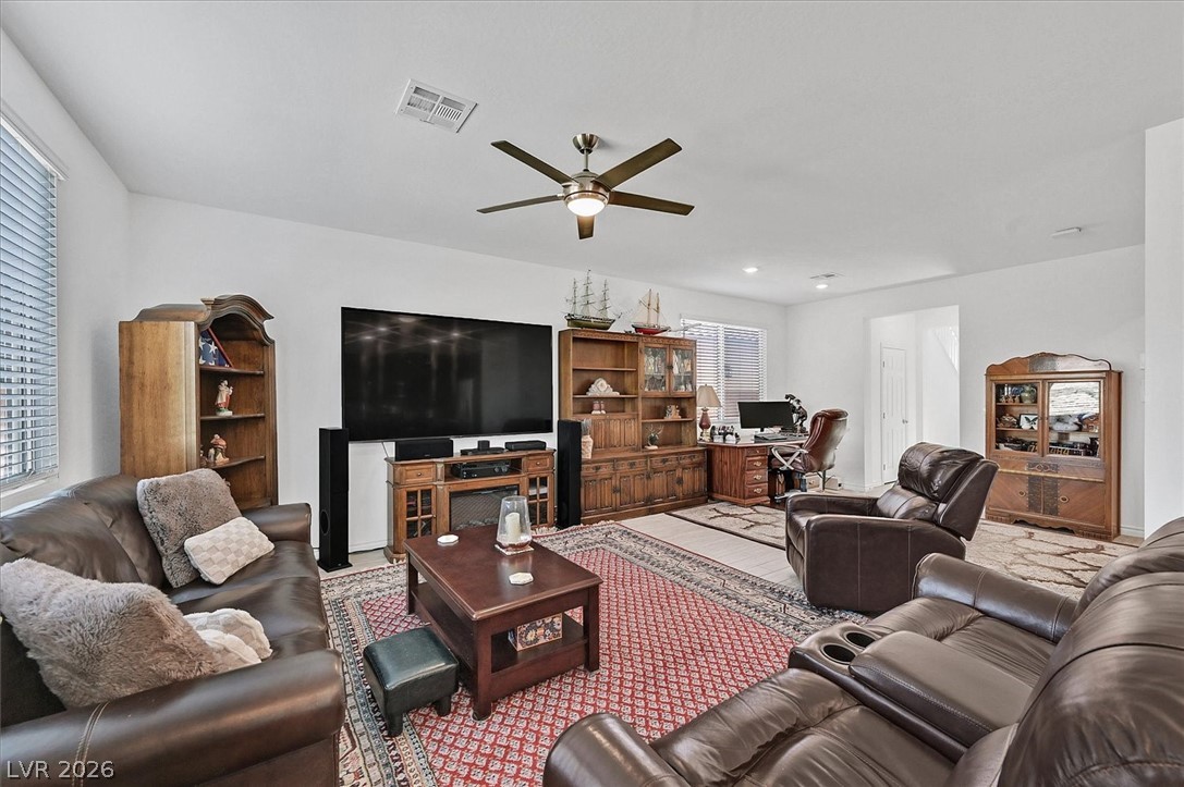 1102 Edel Hest Avenue Property Photo 4
