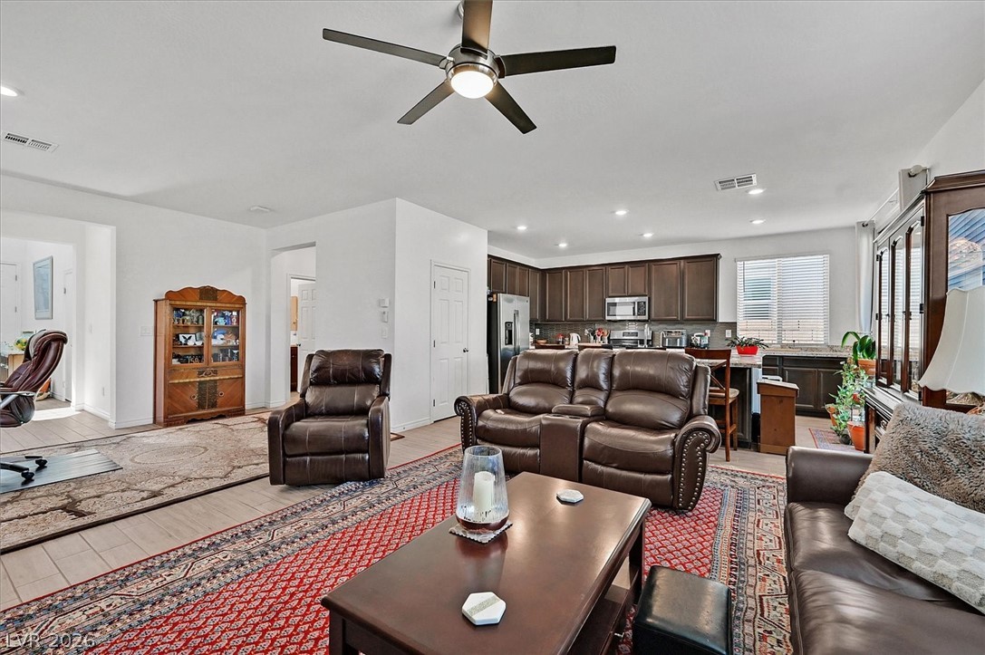 1102 Edel Hest Avenue Property Photo 7