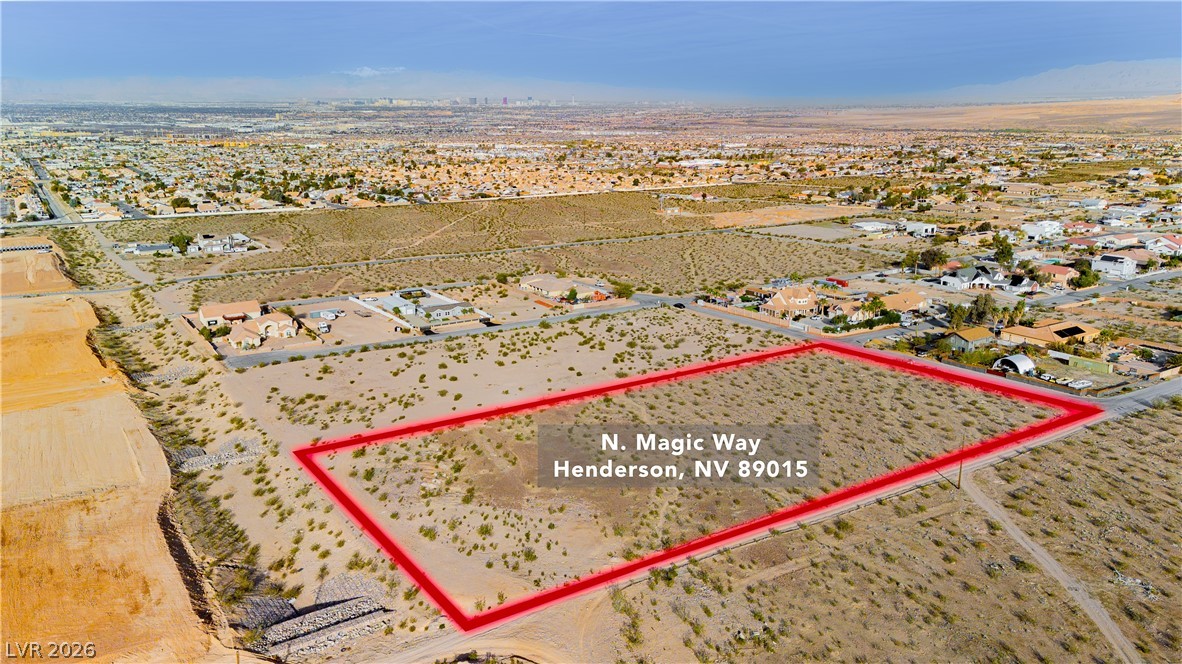 North Magic Way Property Photo 2