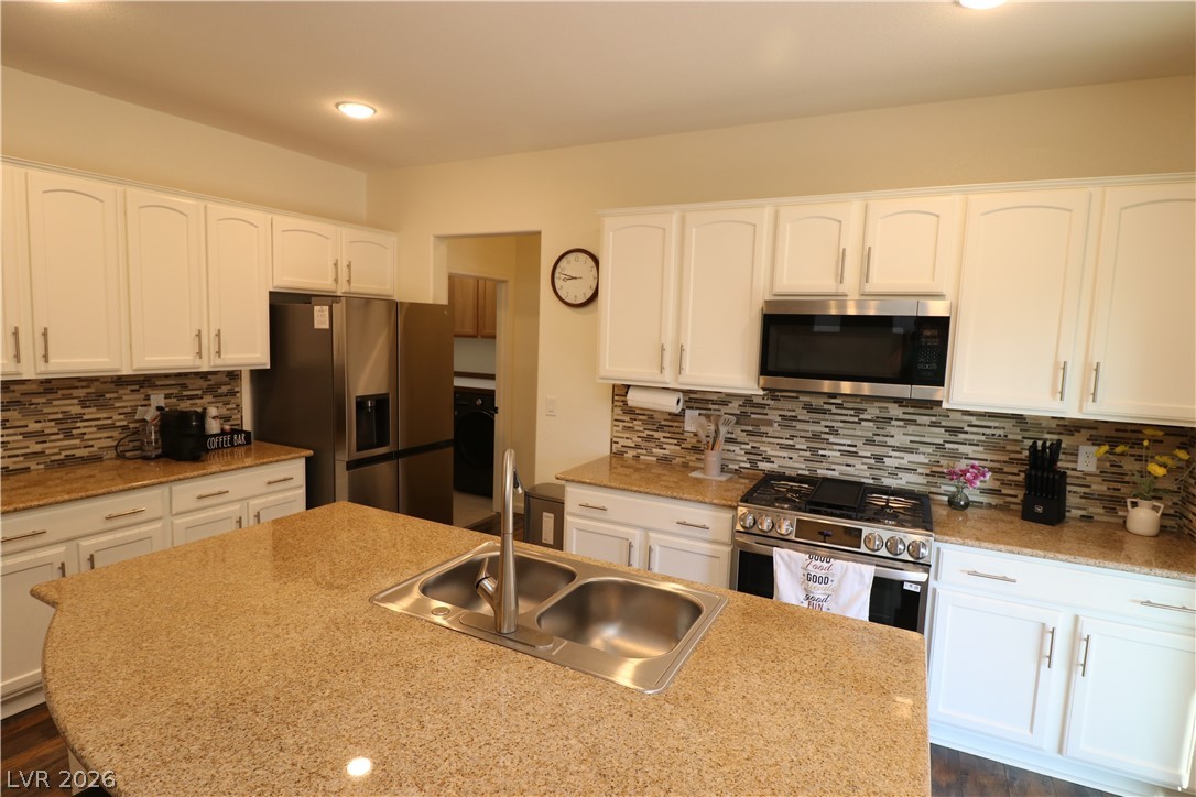 1417 Danielle Rebecca Avenue Property Photo 4