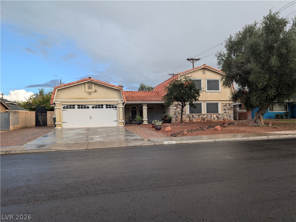 1905 Westlund Drive Property Photo 9