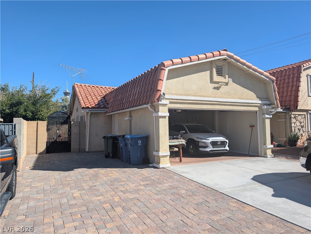 1905 Westlund Drive Property Photo 11