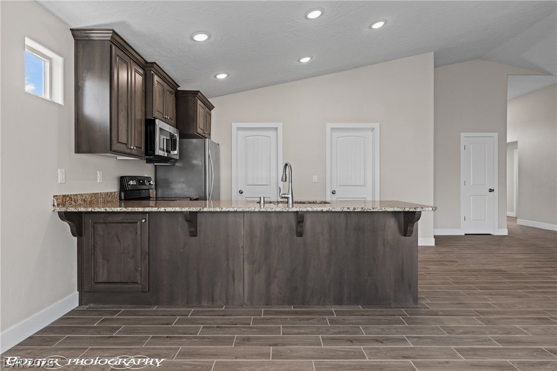 921 Shadow Hawk Ridge Property Photo 18