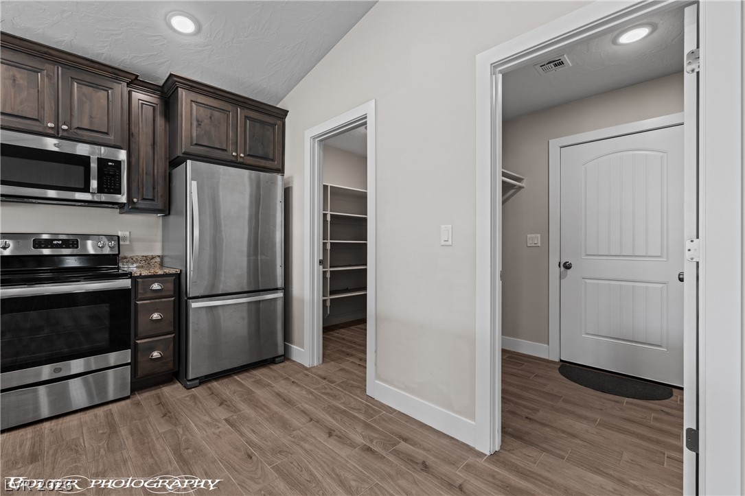 921 Shadow Hawk Ridge Property Photo 19