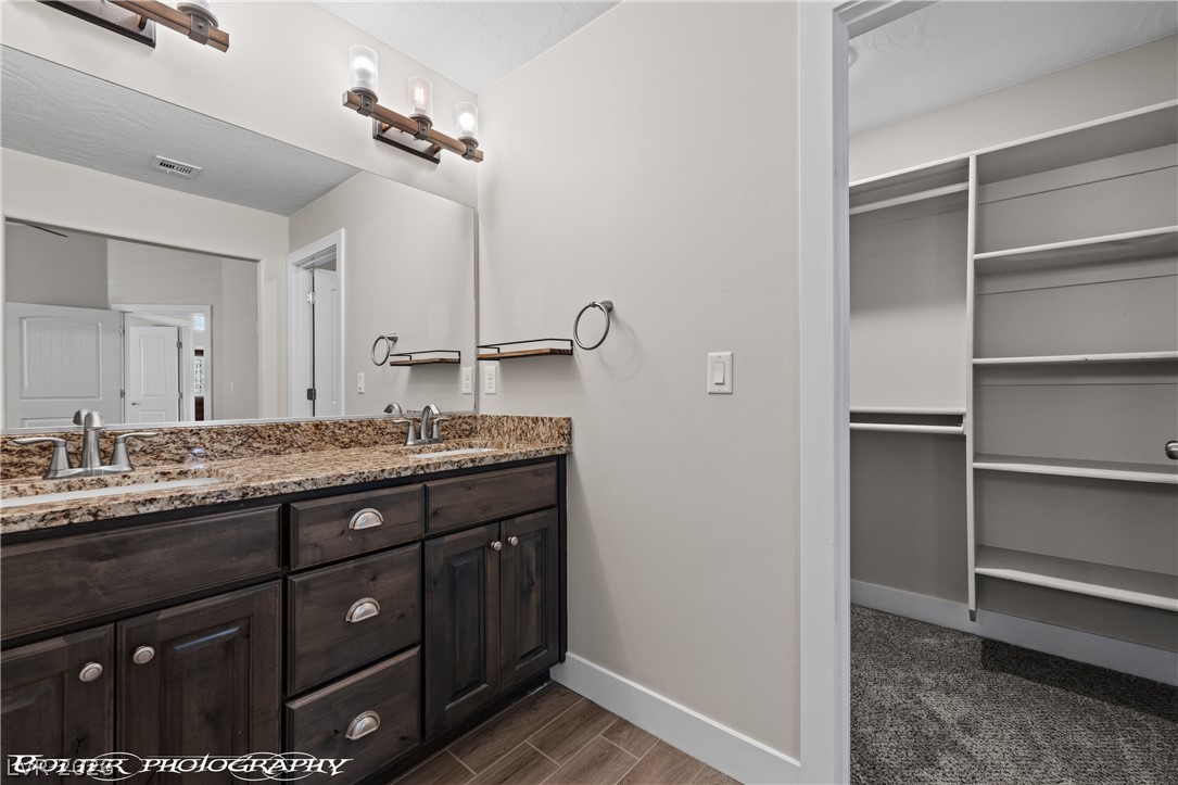 921 Shadow Hawk Ridge Property Photo 32